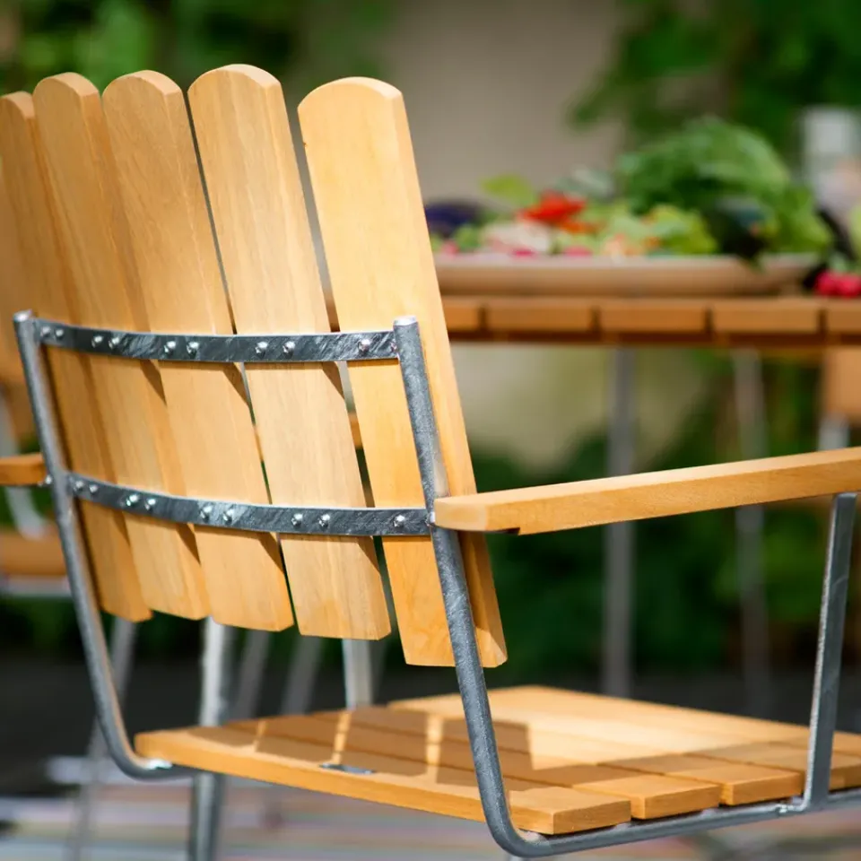 Grythyttan Stålmöbler Seating*A2 armchair, Oak oil-hot-dip galvanized stand Beige