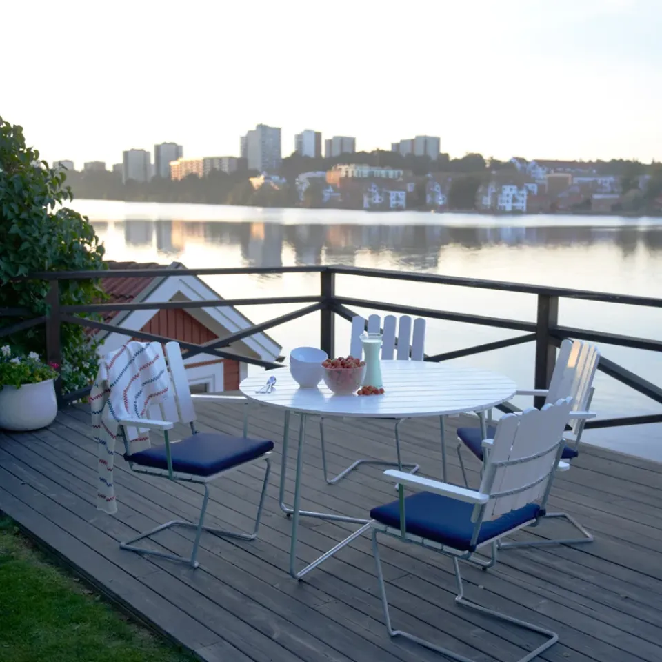 Grythyttan Stålmöbler Table For Outdoor Use*9A dining table, lacquered oak Ø100 cm White