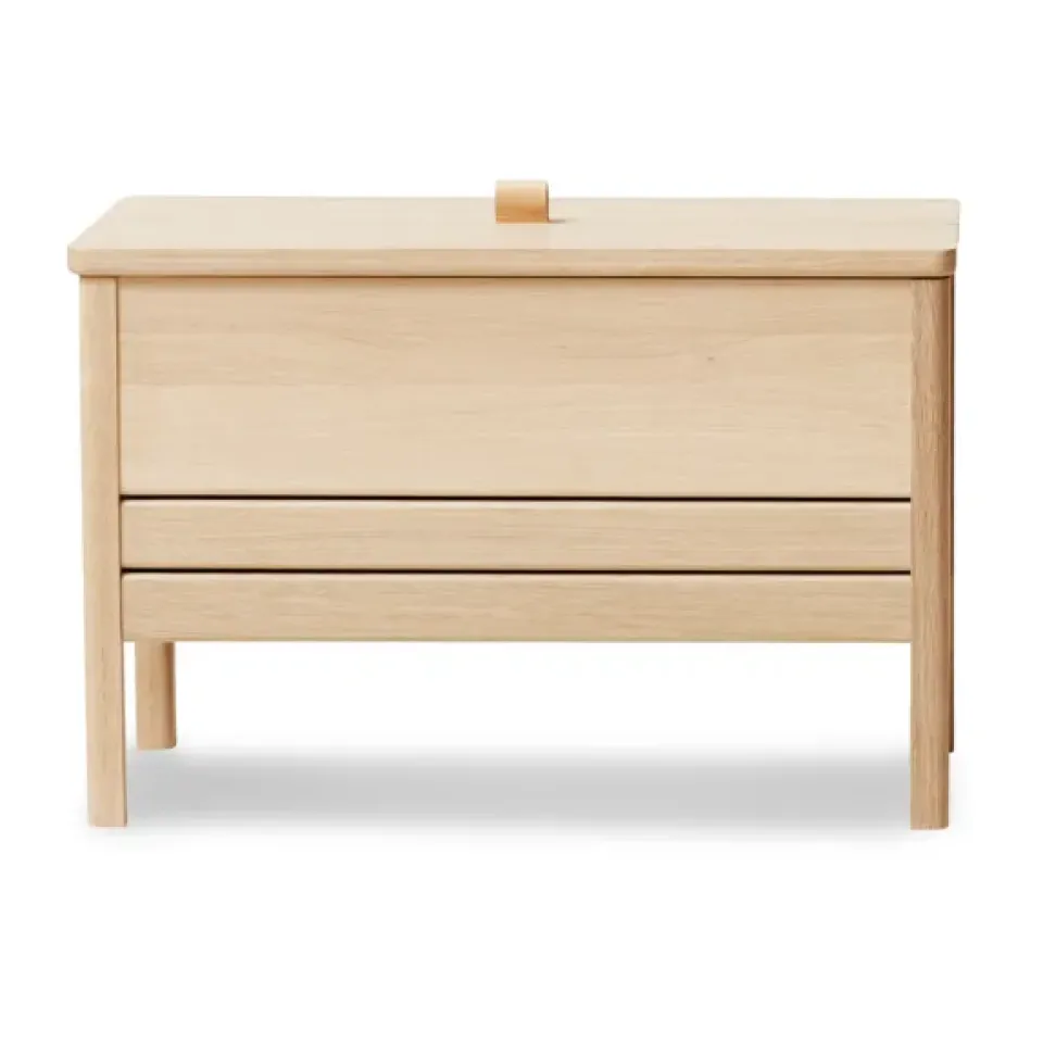 Form & Refine Benches*A Line storage bench 68 cm, Oiled oak Beige