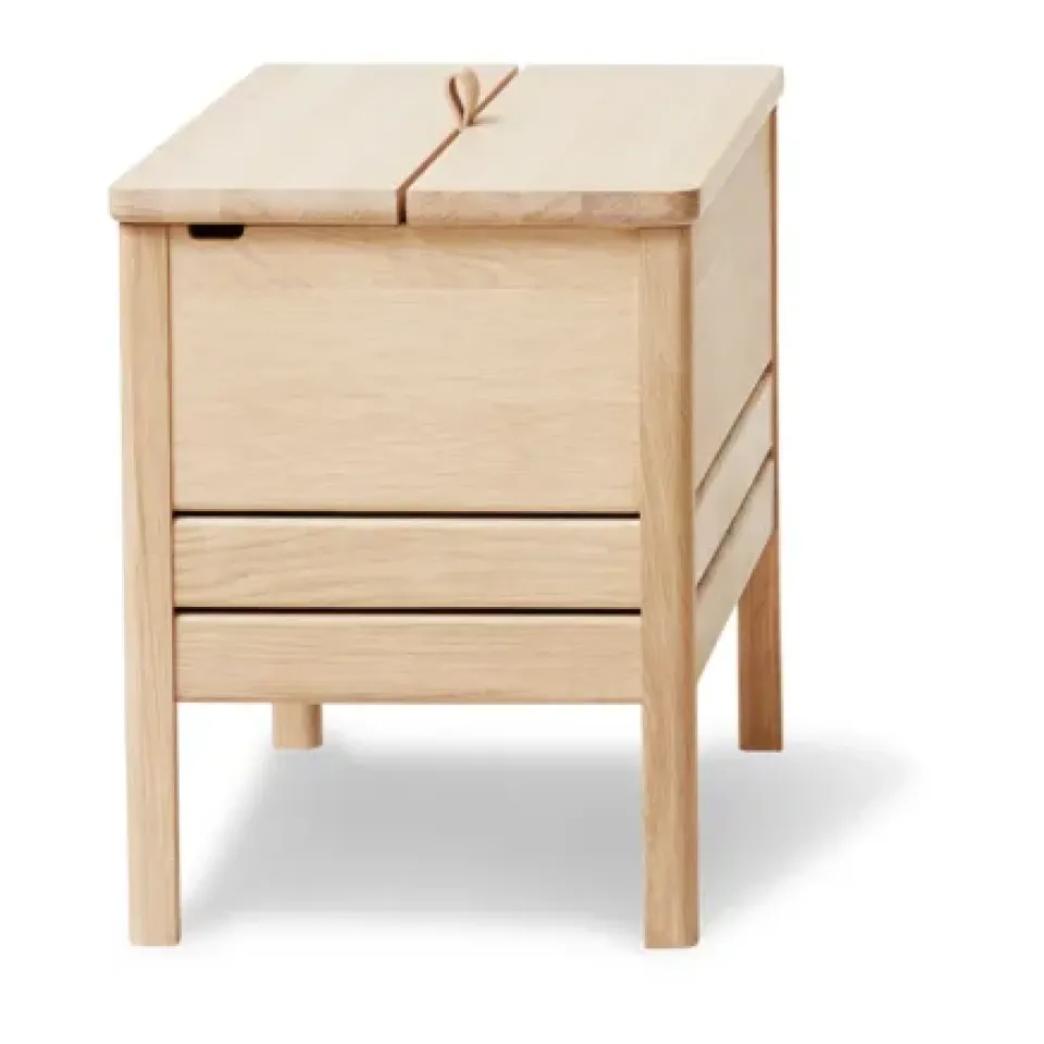 Form & Refine Benches*A Line storage bench 68 cm, Oiled oak Beige