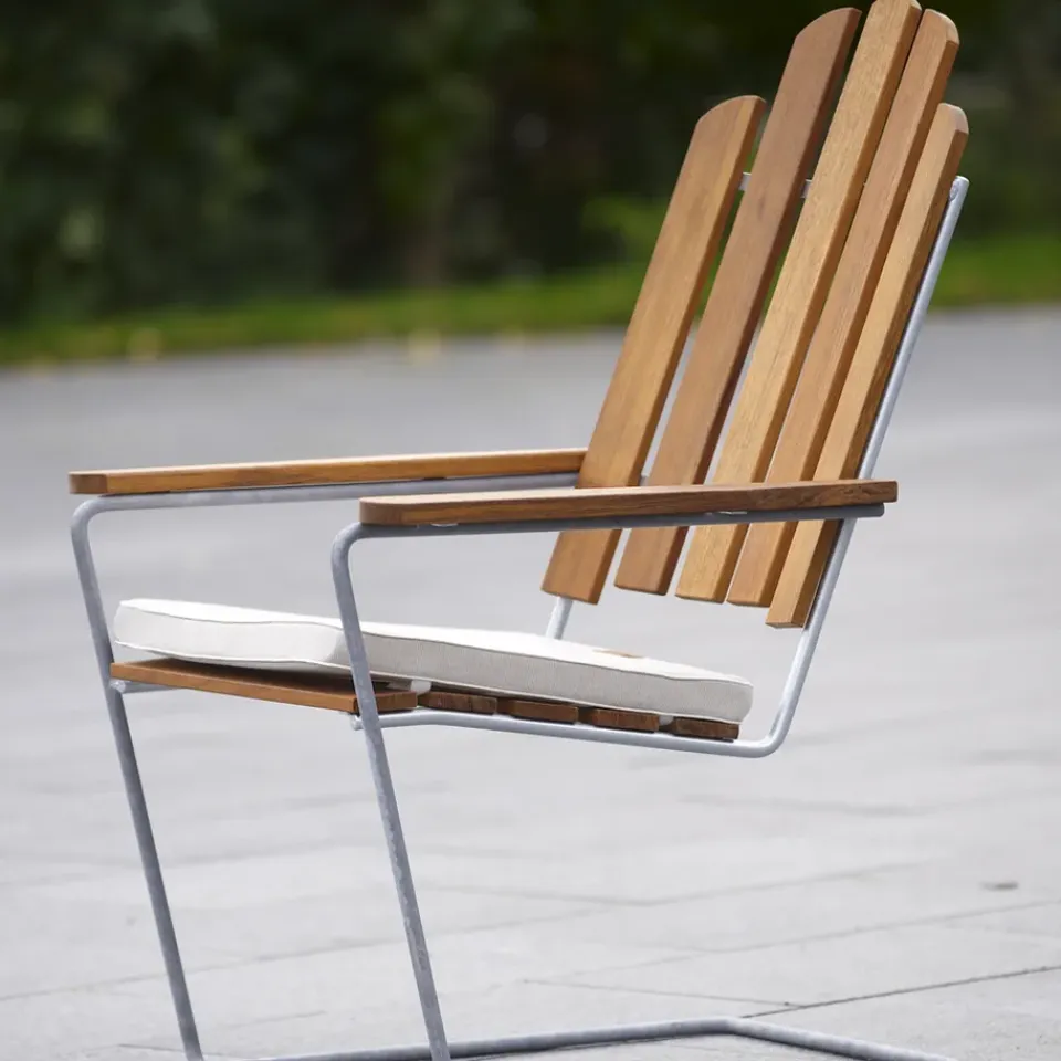 Grythyttan Stålmöbler Seating*A3 sun chair, Oak oil-hot-dip galvanized stand Beige