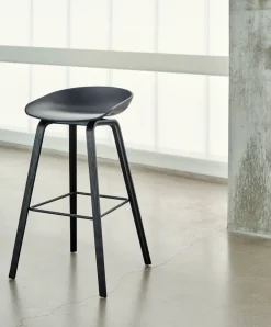 HAY Bar Stools*About a Stool AAL32 High 2.0 bar stool oak base, - steel footrest Black