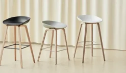 HAY Bar Stools*About a Stool AAL32 High 2.0 bar stool lacquered oak base, -stainless steel footrest White