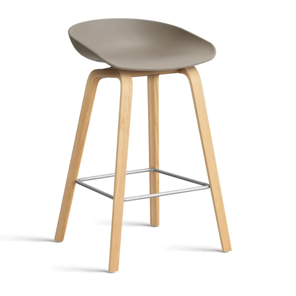 HAY Bar Stools*About a Stool AAL32 Low 2.0 bar stool lacquered oak base, Khaki-stainless steel footrest Green