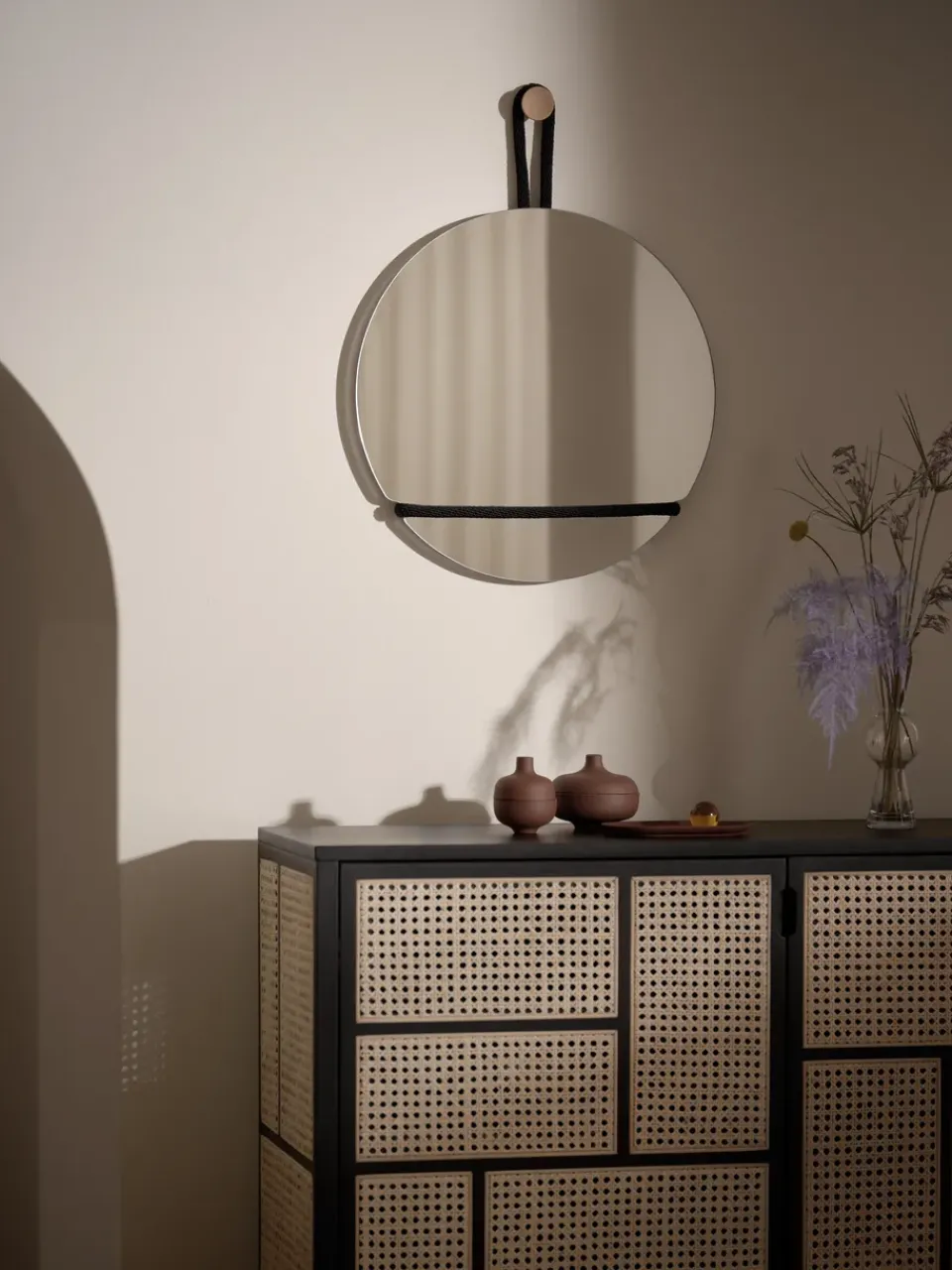 Design House Stockholm Display & Glass Cabinets*Air side table, Black