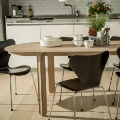 Mavis Dining Tables*Amor dining table, oak white-pigmented hardwax oil Beige