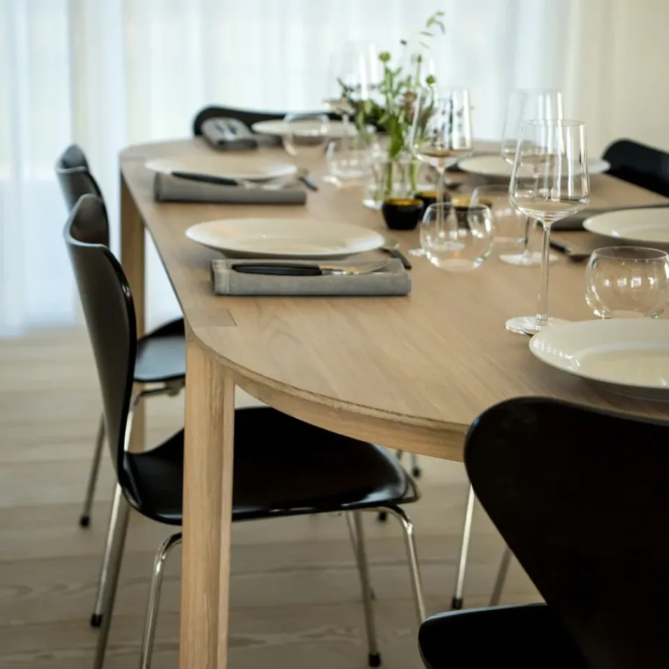 Mavis Dining Tables*Amor dining table, oak white-pigmented hardwax oil Beige