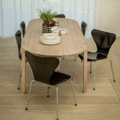 Mavis Dining Tables*Amor dining table, oak white-pigmented hardwax oil Beige