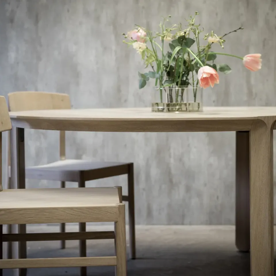 Mavis Dining Tables*Amor dining table round, oak white-pigmented hardwax oil Beige
