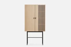 Woud Display & Glass Cabinets*Array cabinet. 80 cm, White pigmented oak BeigeBlack