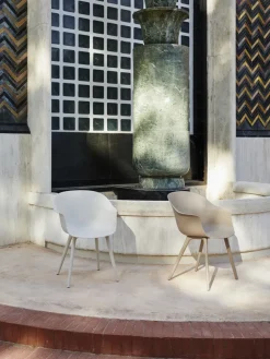 GUBI Seating|Balcony Furniture*Bat Dining Outdoor chair, New Beige