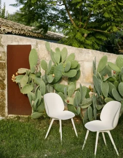 GUBI Seating|Balcony Furniture*Beetle Dining Outdoor chair, Alabaster White