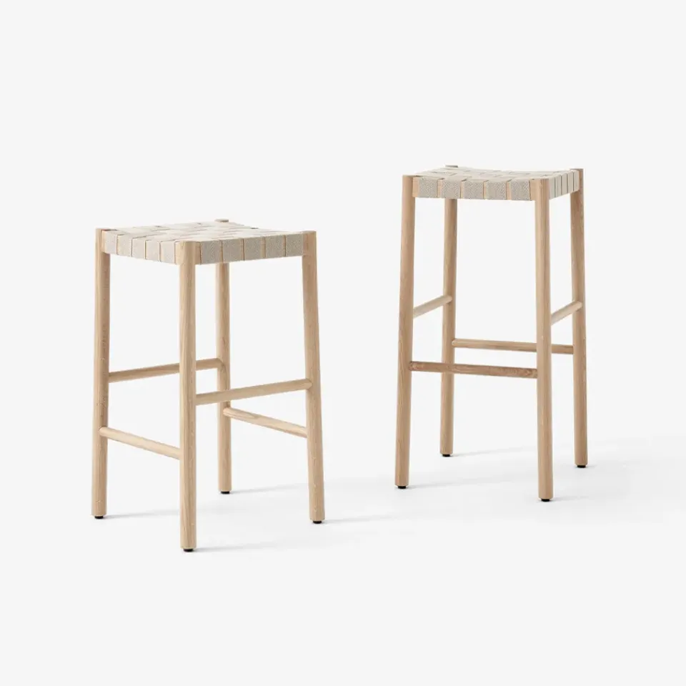 &Tradition Bar Stools*Betty TK7 barstool, Oak, natural braided linen band seat Beige
