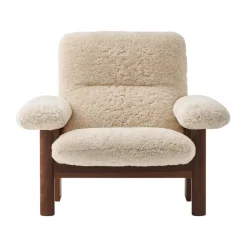 Audo Copenhagen Armchairs & Footstools*Brasilia armchair, Dark oak-Nature sheepskin curly Beige