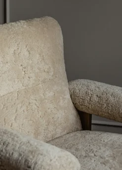 Audo Copenhagen Armchairs & Footstools*Brasilia armchair, Dark oak-Nature sheepskin curly Beige