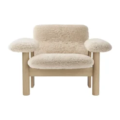 Audo Copenhagen Armchairs & Footstools|Chairs*Brasilia armchair low back, Natural oak-Nature sheepskin curly Beige