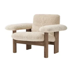 Audo Copenhagen Armchairs & Footstools|Chairs*Brasilia armchair low back, Walnut-Nature sheepskin curly Beige