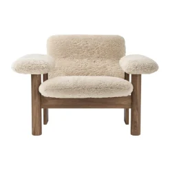 Audo Copenhagen Armchairs & Footstools|Chairs*Brasilia armchair low back, Walnut-Nature sheepskin curly Beige