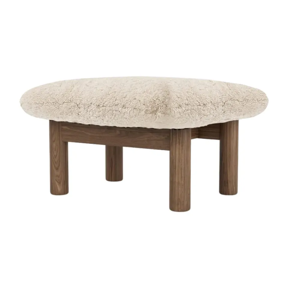 Audo Copenhagen Armchairs & Footstools*Brasilia footstool, Walnut-Nature sheepskin curly Beige