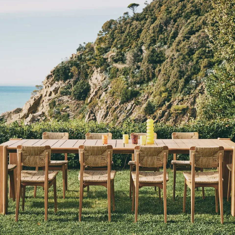 GUBI Balcony Furniture*C-chair Outdoor chair, Teak Brown