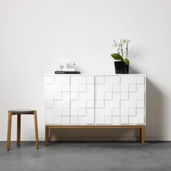 A2 Display & Glass Cabinets*Collect cabinet 2010 low, Oak White