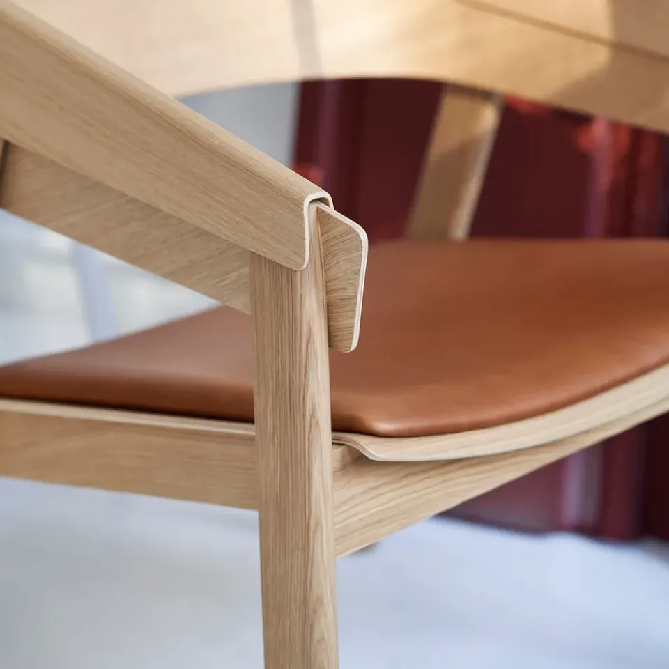 Muuto Armchairs & Footstools*Cover lounge chair leather, Refine leather cognac-oak Brown