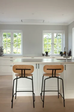 Umage Bar Stools*Curious barstool 65 cm, Oak-black BeigeBlack