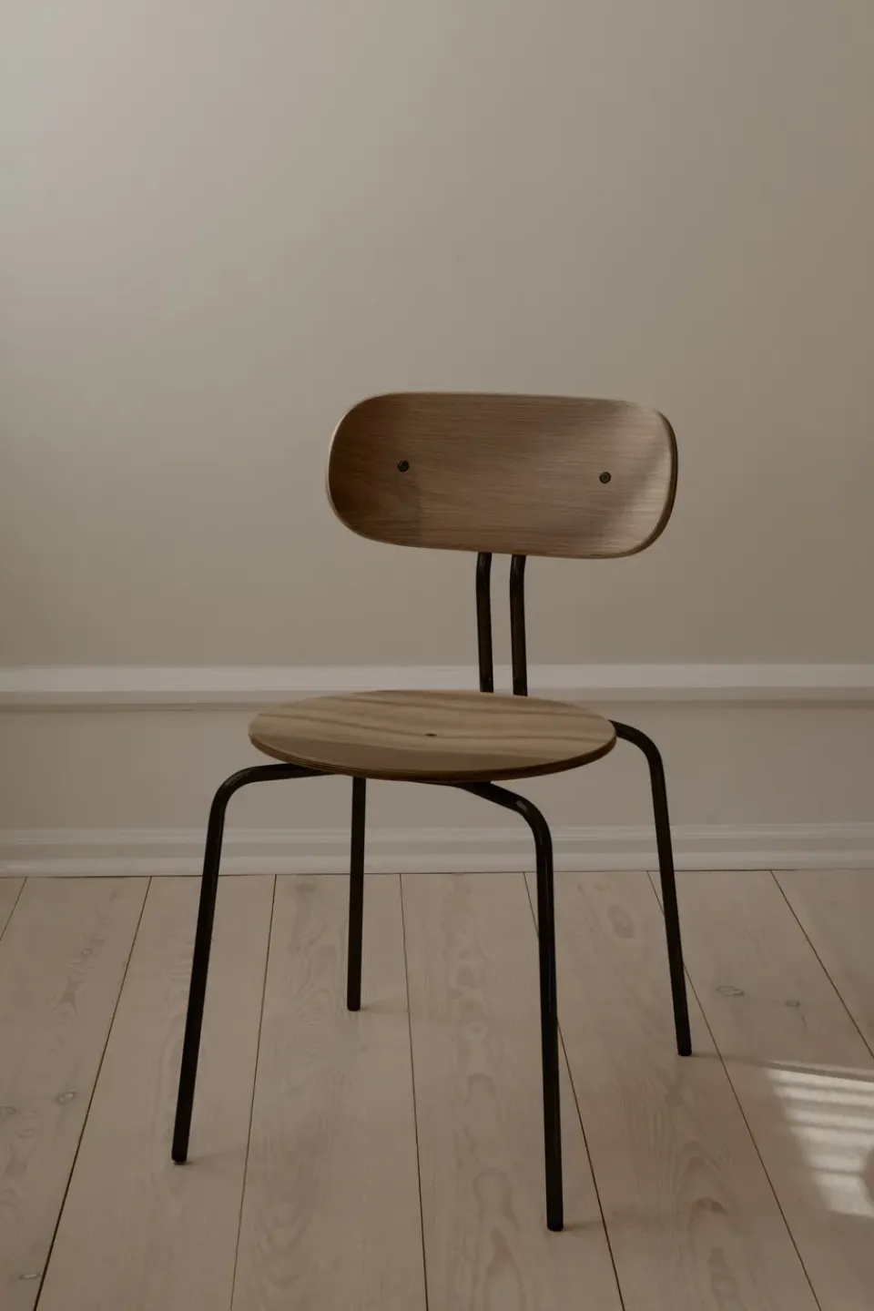 Umage Chairs*Curious chair, Smoked oak-black legs Brown