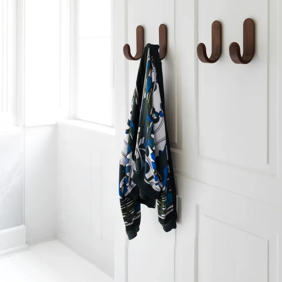 Normann Copenhagen Clothes Hooks & Hangers*Curve hook, wallnut Brown