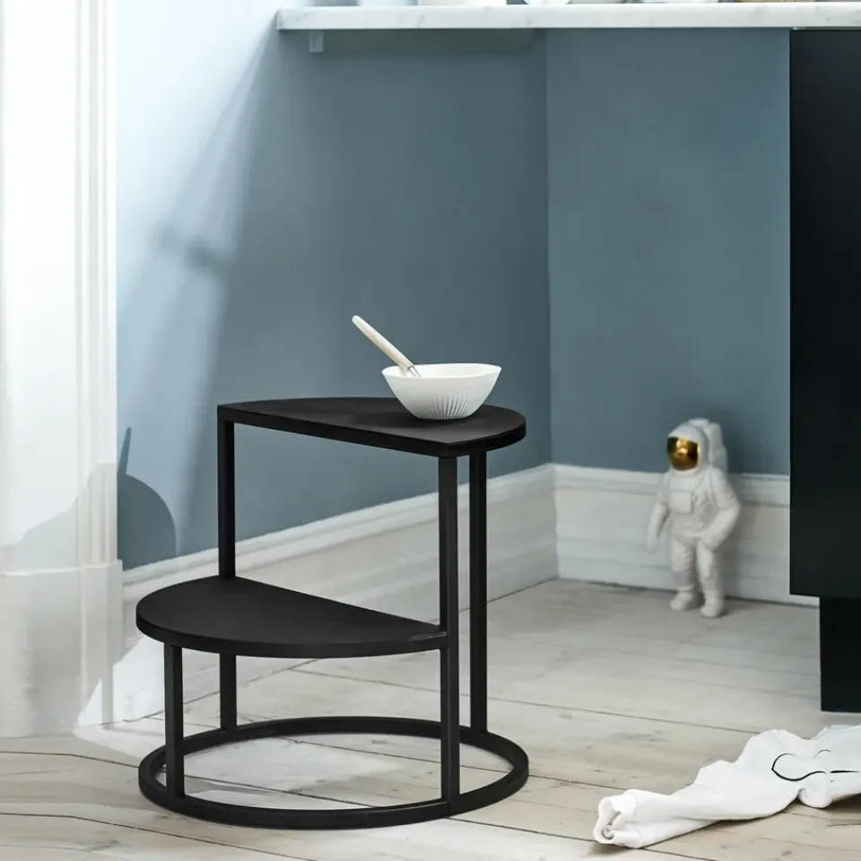 Northern Stools*Dais step 1, Black