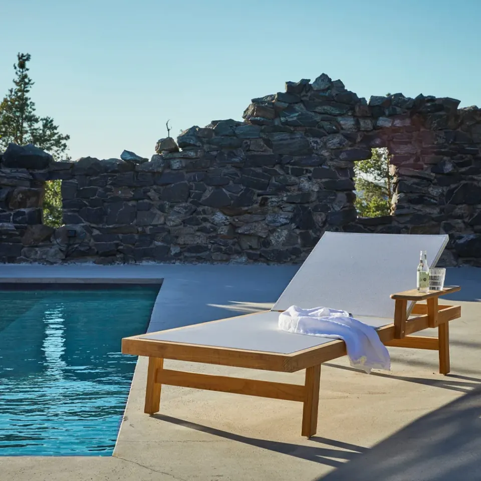 Skargaarden Seating*Djurö sun bed, Batyline , teak White
