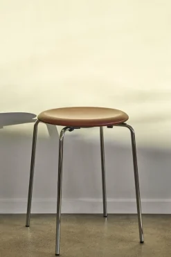 Fritz Hansen Stools*Dot stool leather, Chestnut Brown