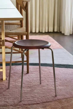 Fritz Hansen Stools*Dot stool leather, Chestnut Brown