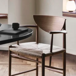 &Tradition Chairs*Drawn chair HM4 with armrest, Walnut Brown