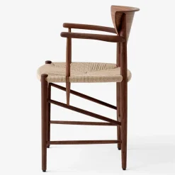 &Tradition Chairs*Drawn chair HM4 with armrest, Walnut Brown