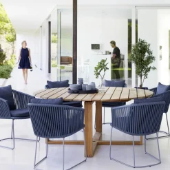 Cane-line Table For Outdoor Use*Endless dining table round teak, Ø170 cm Brown
