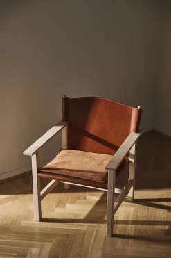 Gärsnäs Armchairs & Footstools*Ferdinand armchair, Oak-untreated-Tärnsjö leather cognac Beige