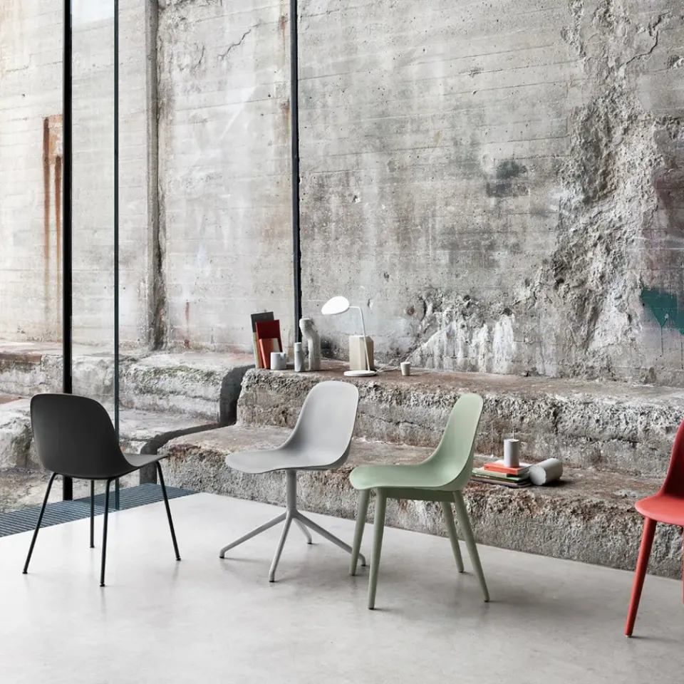 Muuto Chairs*Fiber chair steel sled base plastic seat, -anthracite Black