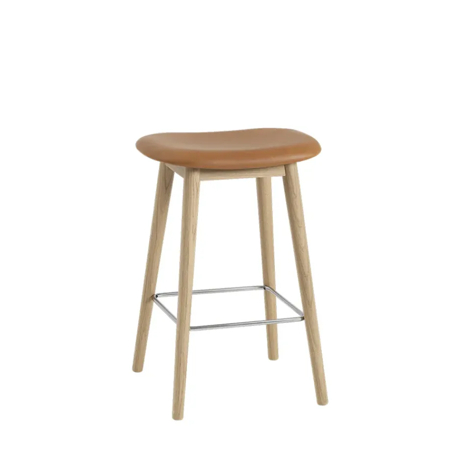 Muuto Bar Stools*Fiber counter stool 65 cm, Leather cognac, oak legs Brown
