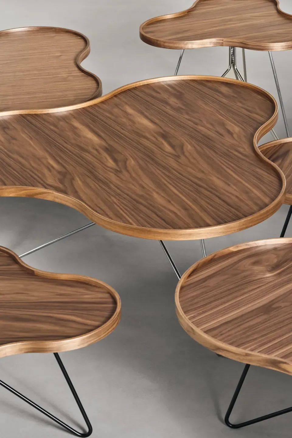 Swedese Coffee Tables*Flower mono table Special Edition 107x114 cm, H39 cm-lacquered walnut-black lacquered steel Brown