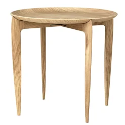 Fritz Hansen Side Tables*Foldable Tray Table Ø 45 cm, Oak Brown