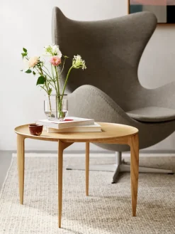 Fritz Hansen Side Tables*Foldable Tray Table Ø60 cm, Oiled oak Beige