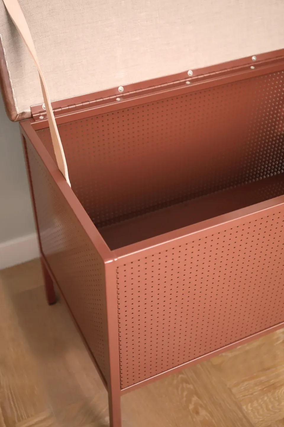 Maze Benches*Frank storage bench, Cinnamon-vintage cognac Brown