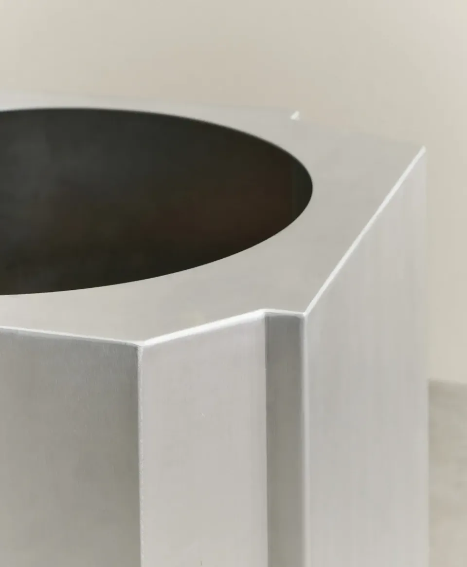 Louise Roe Garden Details & Accessories*Funki pot L 52 cm, Brushed Aluminium Silver-coloured