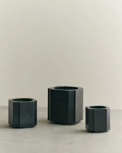Louise Roe Garden Details & Accessories*Funki pot M 40 cm, Raw Iron Black