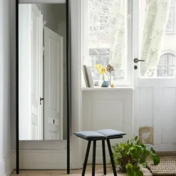 Fritz Hansen Stools*Georg stool, Linen, oak untreated, incl. linen cushion Beige