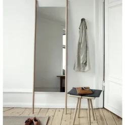 Fritz Hansen Stools*Georg stool, Linen, oak untreated, incl. linen cushion Beige