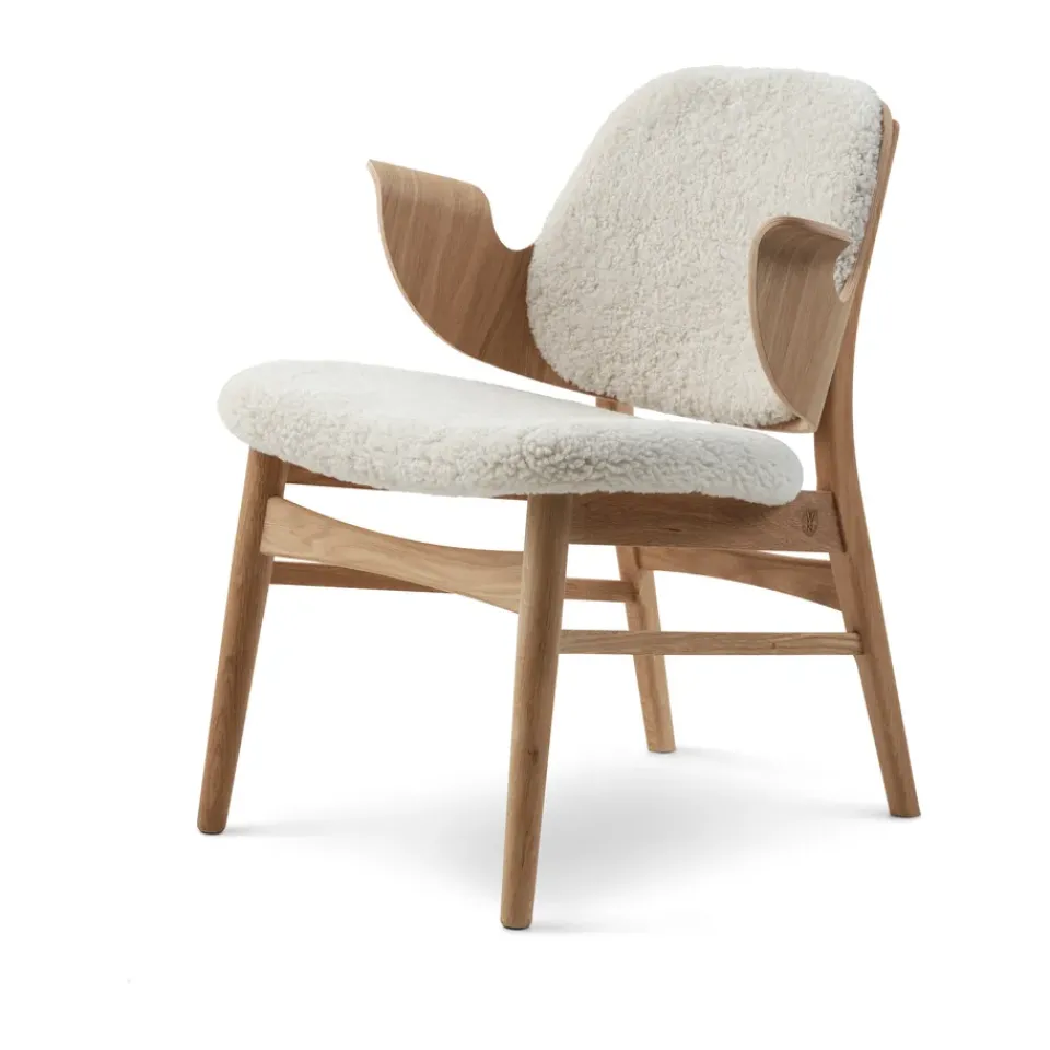 Warm Nordic Chairs|Armchairs & Footstools*Gesture lounge chair, Sheepskin moonlight, oiled oak structure White