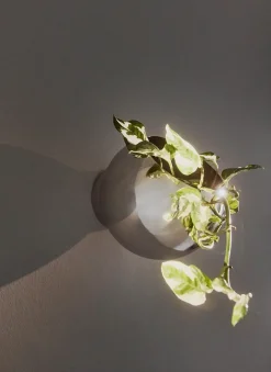 AYTM Garden Details & Accessories*Globe flower pot wall Ø21 cm, Silver Silver-coloured
