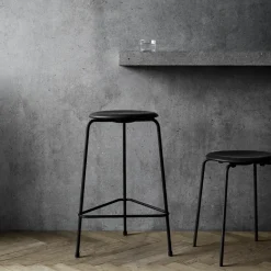 Fritz Hansen Bar Stools*High Dot stool leather, Cowboy Black